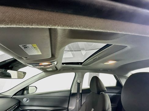 Used 2025 Hyundai Elantra SEL FWD image 25