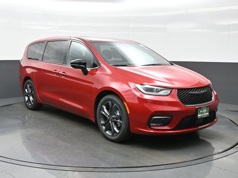 New 2026 Chrysler Pacifica Select image 8