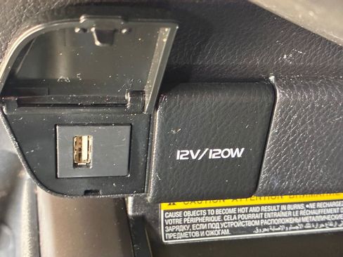 Used 2021 Toyota Camry XSE image 6