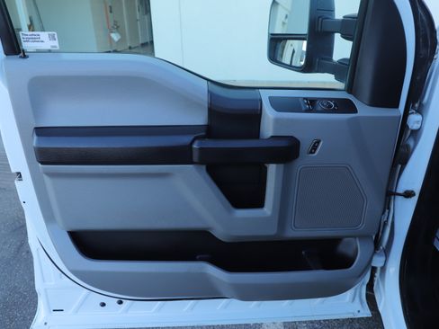 Used 2018 Ford F350 XL w/ Power Equipment Group image 17