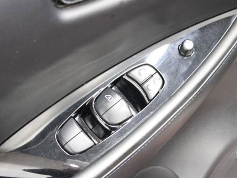 Used 2018 Nissan Leaf SL w/ SL Technology Package image 11