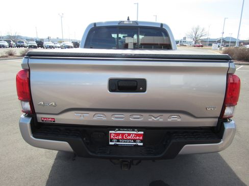 Used 2020 Toyota Tacoma SR image 7
