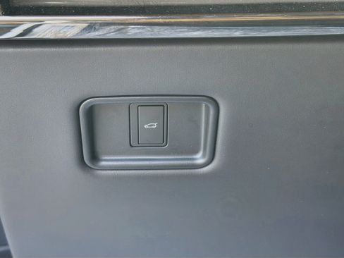 Used 2025 Land Rover Range Rover Sport SE AWD/4WD image 36