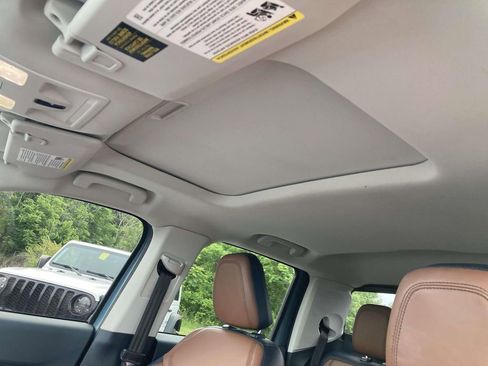 Used 2022 Ford Maverick Lariat w/ Lariat Luxury Package FWD image 21