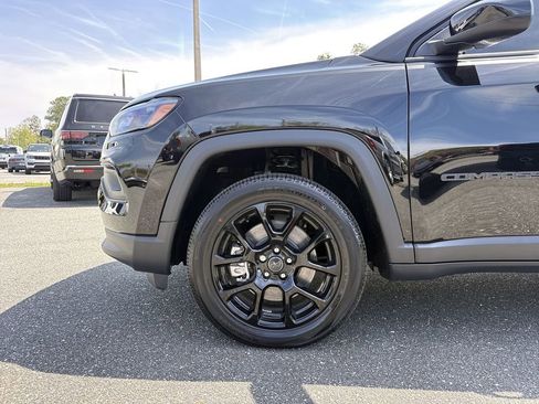 New 2026 Jeep Compass Latitude image 10