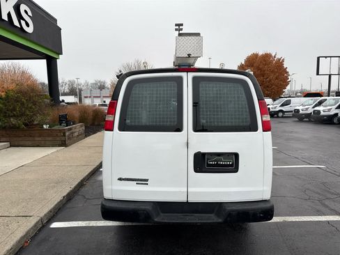 Used 2015 Chevrolet Express 2500 Extended image 7