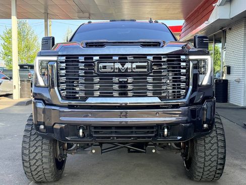 Used 2024 GMC Sierra 2500 Denali Ultimate w/ Snow Plow Prep/Camper Package AWD/4WD image 7