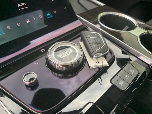 Used 2025 Cadillac Escalade Premium Luxury w/ LPO, Floor Liner Package image 35