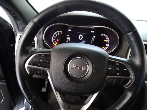 Used 2018 Jeep Grand Cherokee Altitude image 6