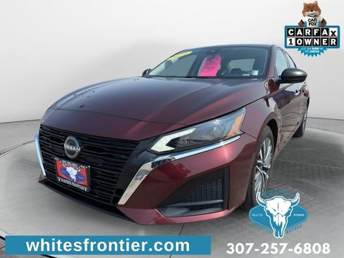 Used 2024 Nissan Altima 2.5 SV FWD image 1