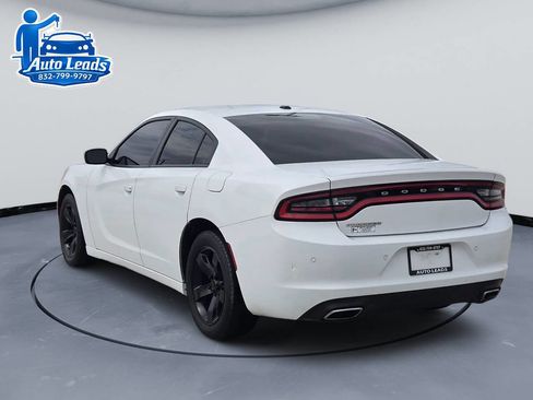 Used 2017 Dodge Charger SE w/ Popular Equipment Group image 6