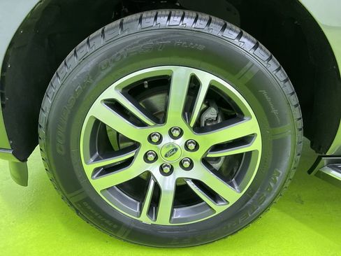 Used 2021 Ford Expedition XLT image 15