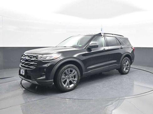 New 2026 Ford Explorer Active image 4