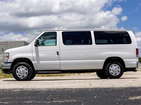 Used 2011 Ford E-150 and Econoline 150 RWD image 4