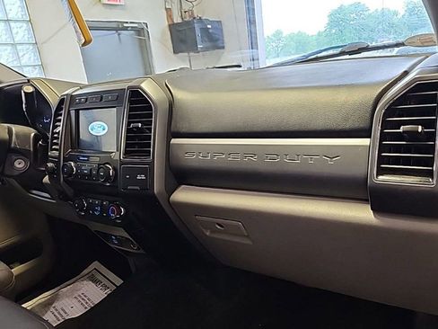 Used 2020 Ford F250 XLT AWD/4WD image 2