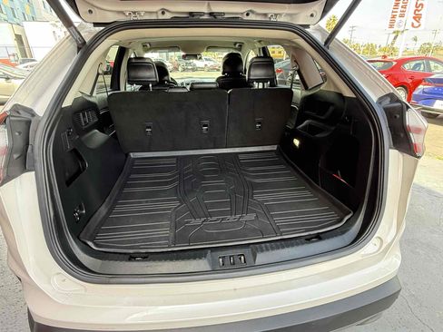 Used 2019 Ford Edge SEL w/ Equipment Group 201A image 15