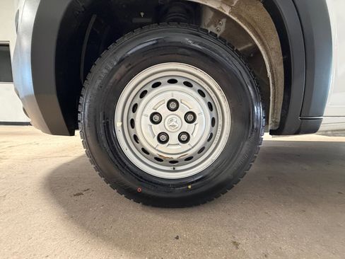 Used 2025 RAM ProMaster 3500 w/ Convenience Group image 10