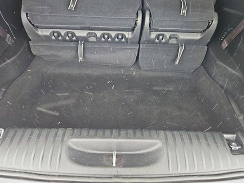 Used 2025 Chrysler Pacifica Select image 40