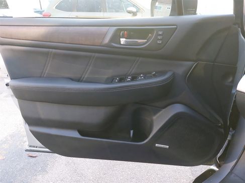 Used 2018 Subaru Outback 2.5i Limited image 27