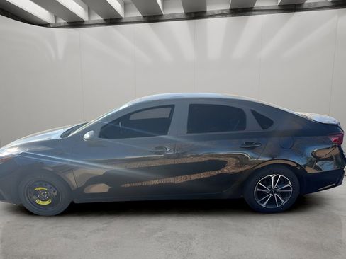 Used 2024 Kia Forte LXS image 3