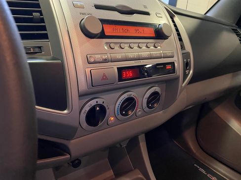 Used 2006 Toyota Tacoma PreRunner RWD image 19