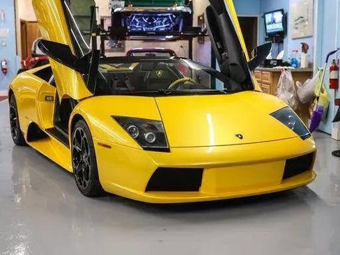 Used 2005 Lamborghini Murcielago Roadster image 3