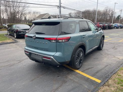 New 2026 Nissan Pathfinder SL image 6