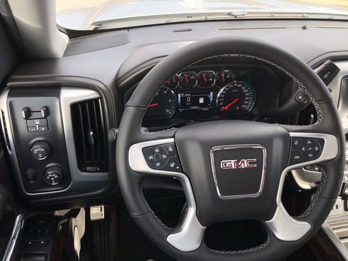 Used 2018 GMC Sierra 1500 SLT image 18