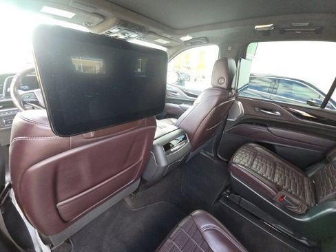 Used 2022 Cadillac Escalade Sport Platinum image 18