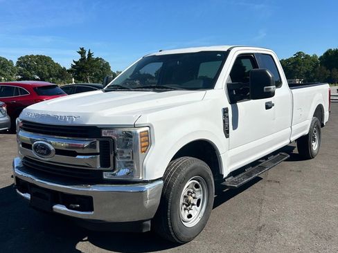 Used 2018 Ford F250 XLT w/ Camper Package RWD image 1