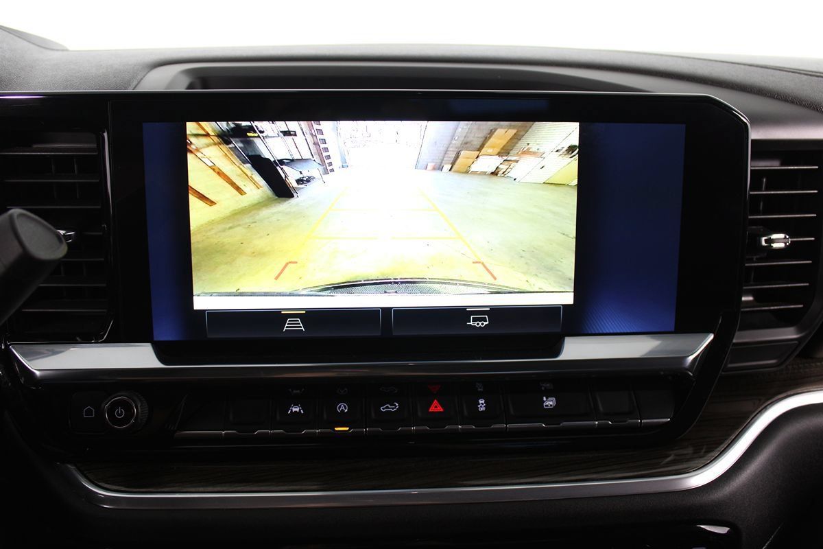 Used 2025 Chevrolet Silverado 1500 LT AWD/4WD image 13