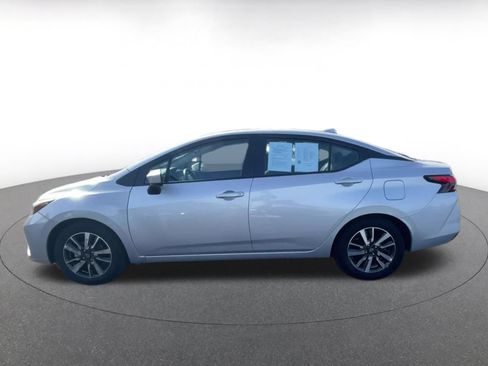 Used 2025 Nissan Versa SV FWD image 9