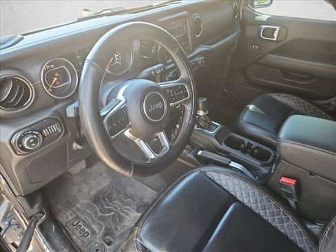 Used 2021 Jeep Gladiator Overland AWD/4WD image 11
