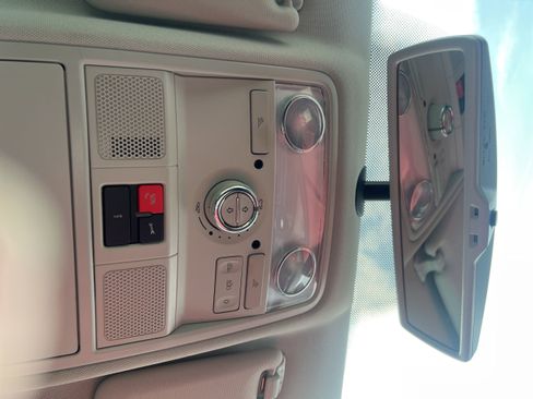 Used 2017 Volkswagen Tiguan Sport image 16