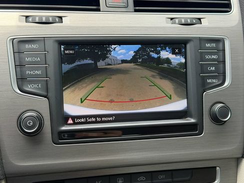 Used 2017 Volkswagen Golf S FWD image 20