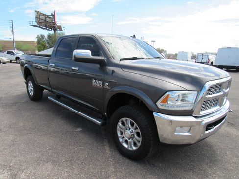 Used 2018 RAM 2500 Laramie w/ Convenience Group AWD/4WD image 4