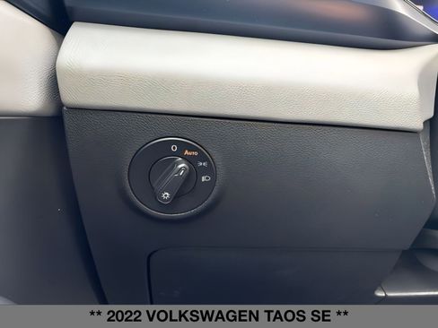 Used 2022 Volkswagen Taos SE w/ Panoramic Sunroof Package image 16