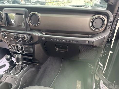 Used 2019 Jeep Wrangler Unlimited Sport S AWD/4WD image 49