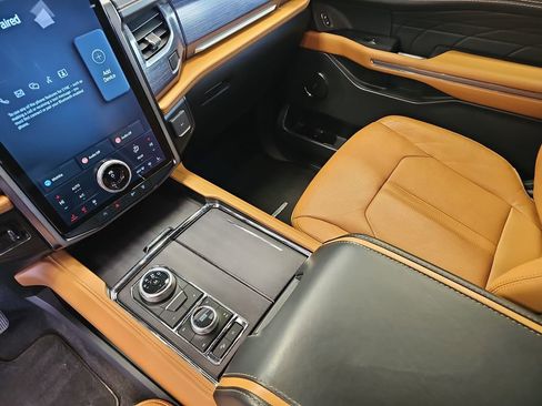 Used 2022 Ford Expedition Max Platinum image 25