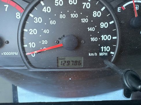 Used 2002 Chevrolet Tracker 2WD w/ Preferred Equipment Group image 11