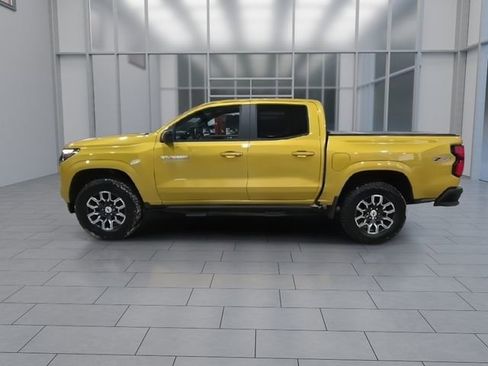 Used 2023 Chevrolet Colorado Z71 w/ Z71 Convenience Package 2 image 5