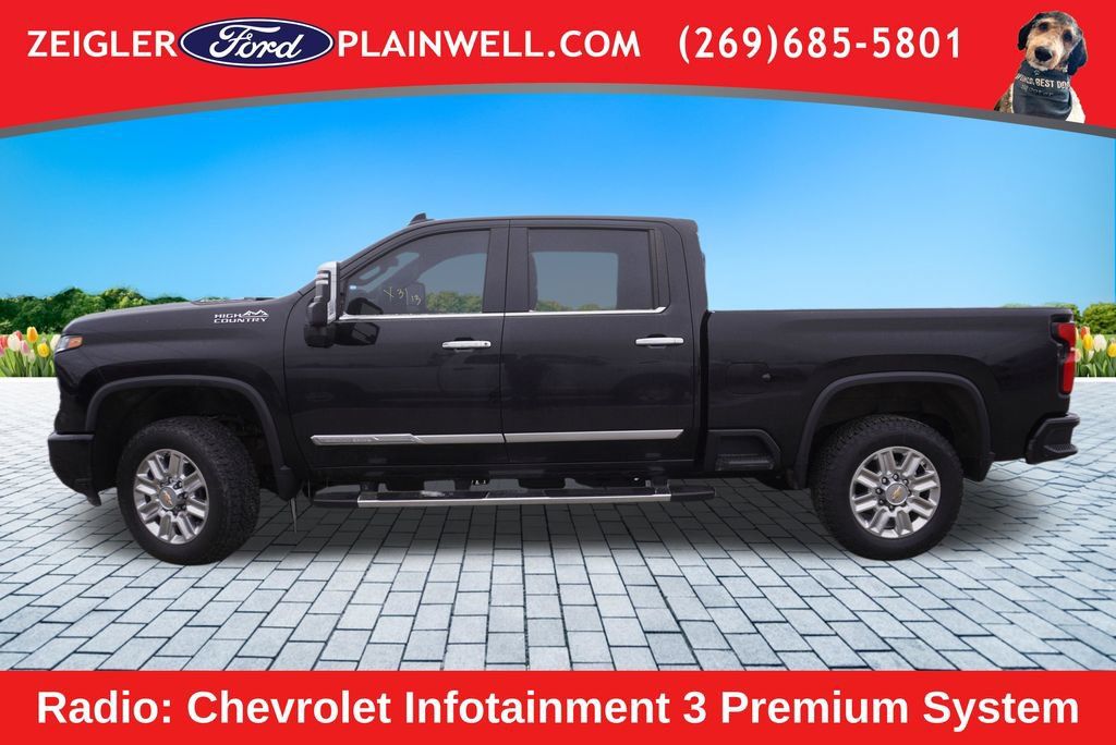Used 2024 Chevrolet Silverado 2500 High Country AWD/4WD image 3