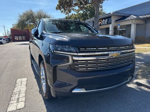 Used 2023 Chevrolet Suburban Premier image 2