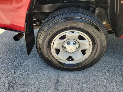 Used 2018 Toyota Tacoma SR w/ SR Convenience Package RWD image 26