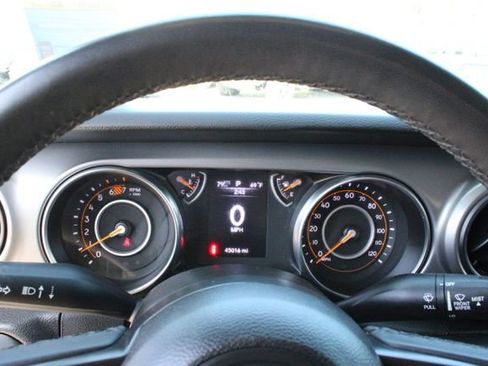 Used 2023 Jeep Wrangler Sport S image 20