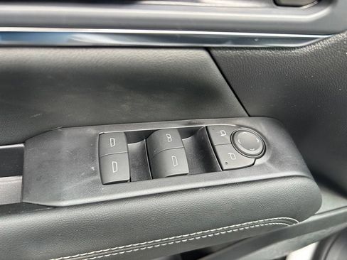 New 2027 GMC Terrain Elevation FWD image 17