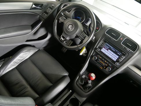 Used 2013 Volkswagen Golf R 4-Door AWD/4WD image 9