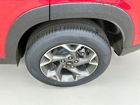 New 2026 Chevrolet Trax LT w/ LPO, Blackout Package image 30