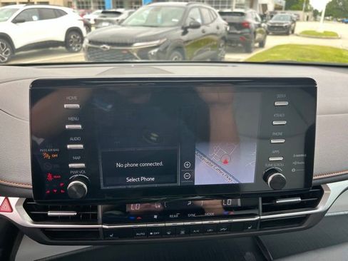 Used 2024 Toyota Sienna XSE FWD image 22