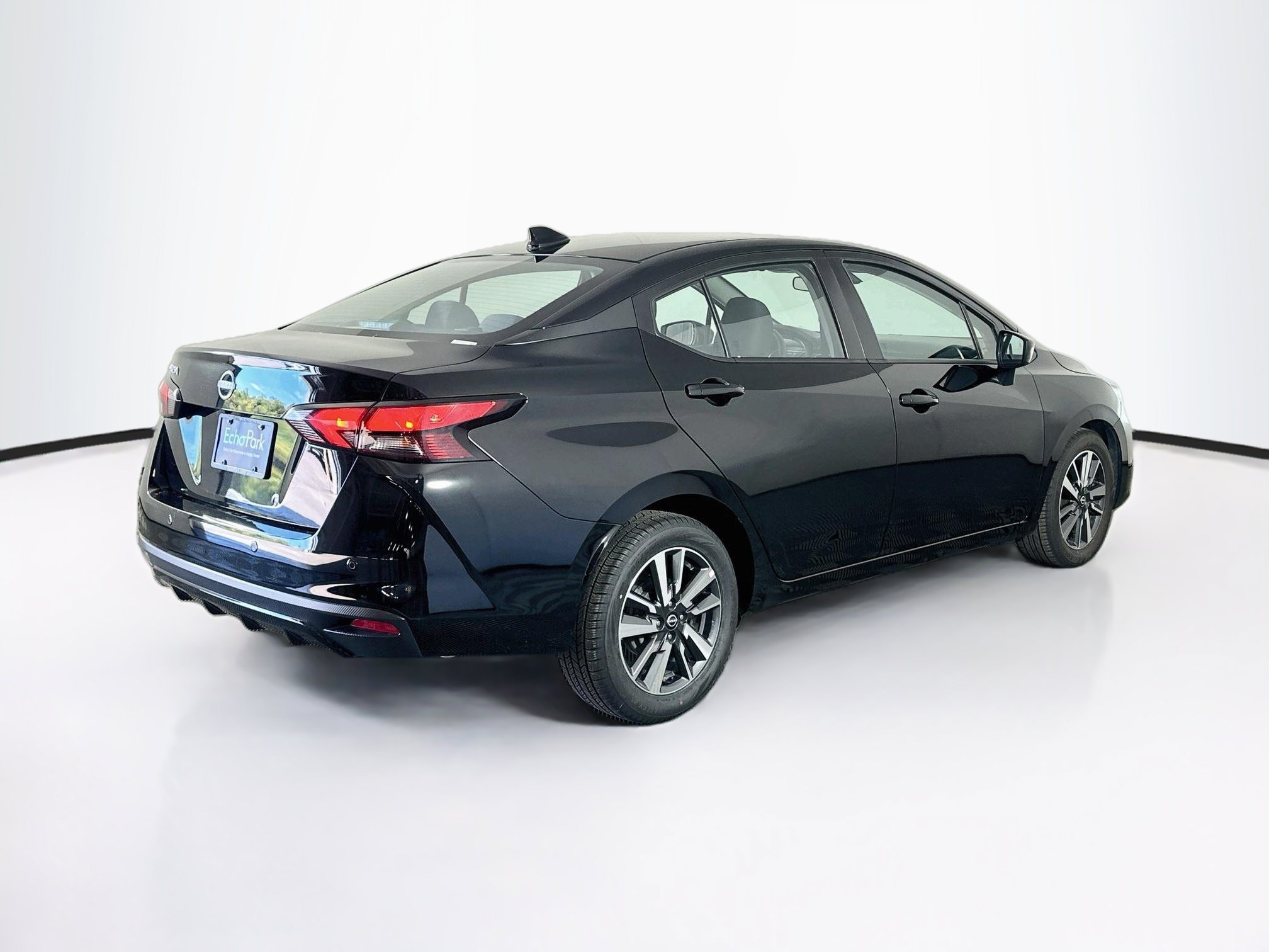 Used 2025 Nissan Versa SV FWD image 9